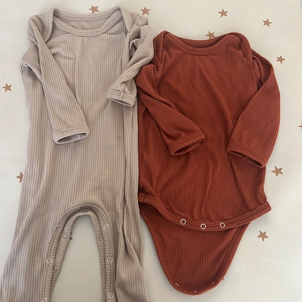 Knot baby Essentials bodysuits